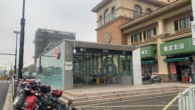 地中心望云售楼处电话：顶奢生活之选电子pg十一月百度热搜 @中环置(图13)