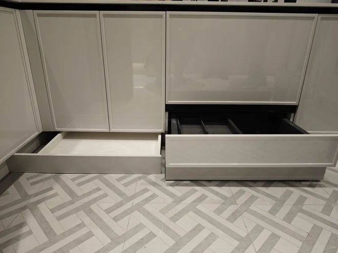 地中心望云售楼处电话：顶奢生活之选电子pg十一月百度热搜 @中环置(图24)