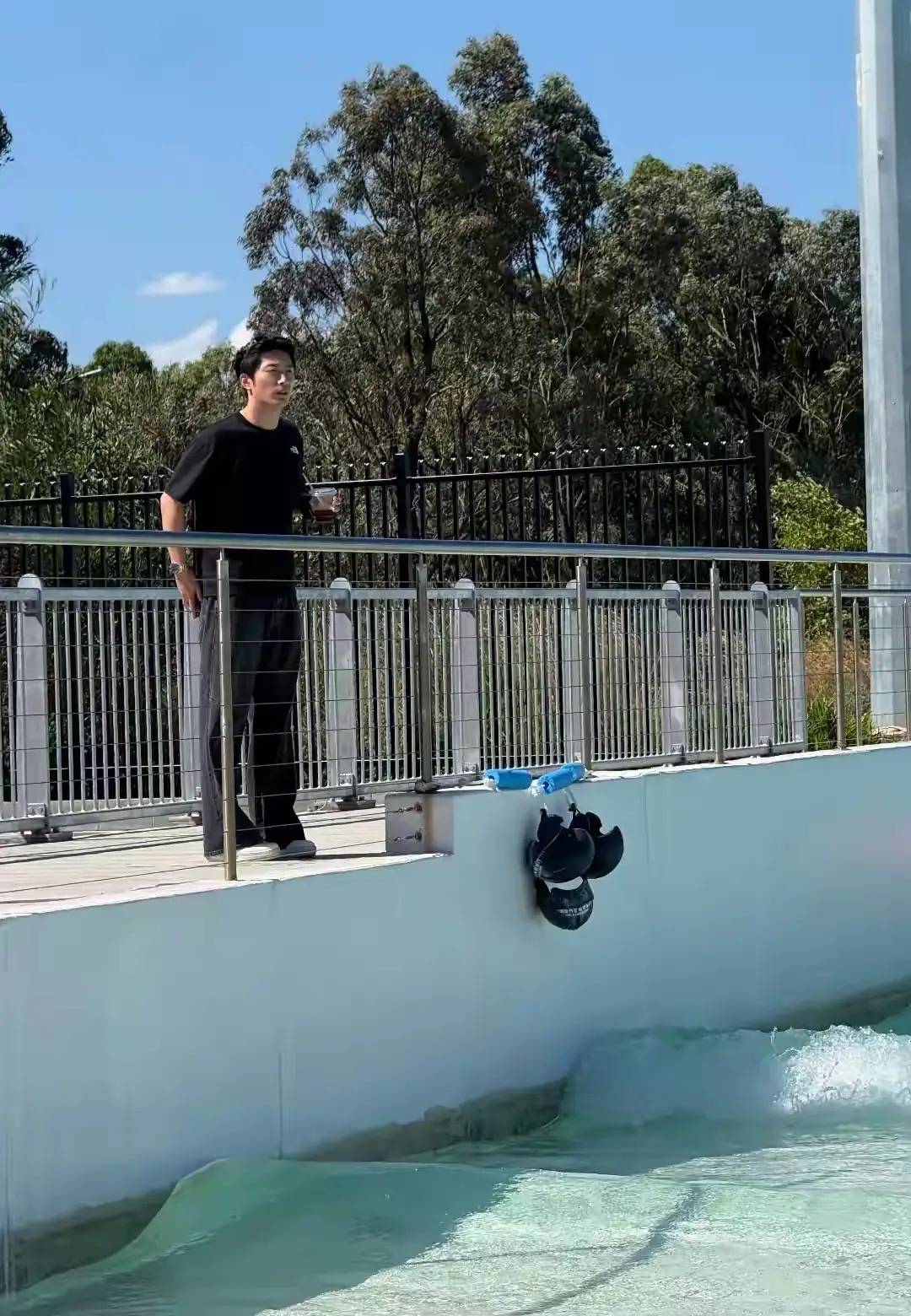 董事会、参观产业老婆在他面前像小孩pg电子网站窦骁熬出头了陪何超莲开(图14)