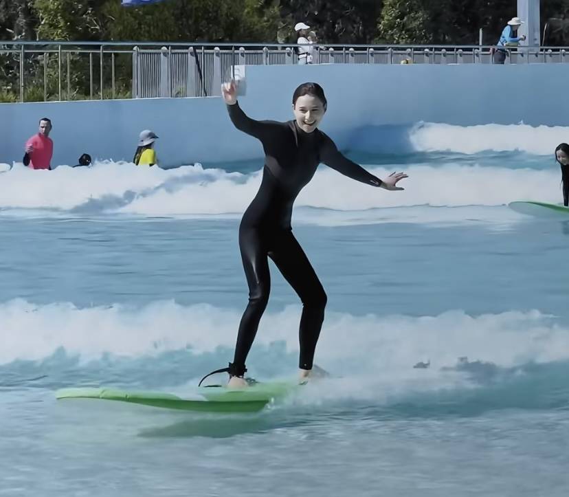 董事会、参观产业老婆在他面前像小孩pg电子网站窦骁熬出头了陪何超莲开(图5)