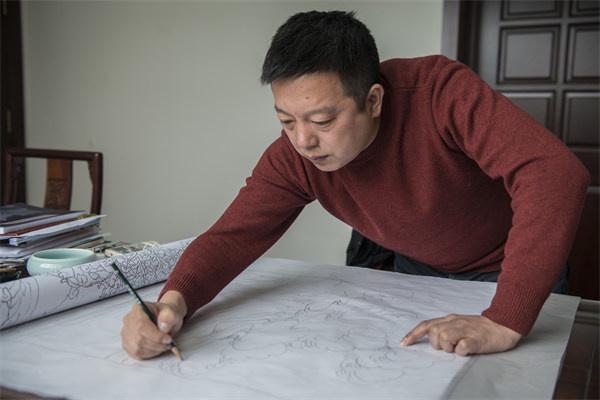 牌明堂家居匠造红木精品焕发品牌力量pg电子模拟器免费版中式原木整装品(图8)
